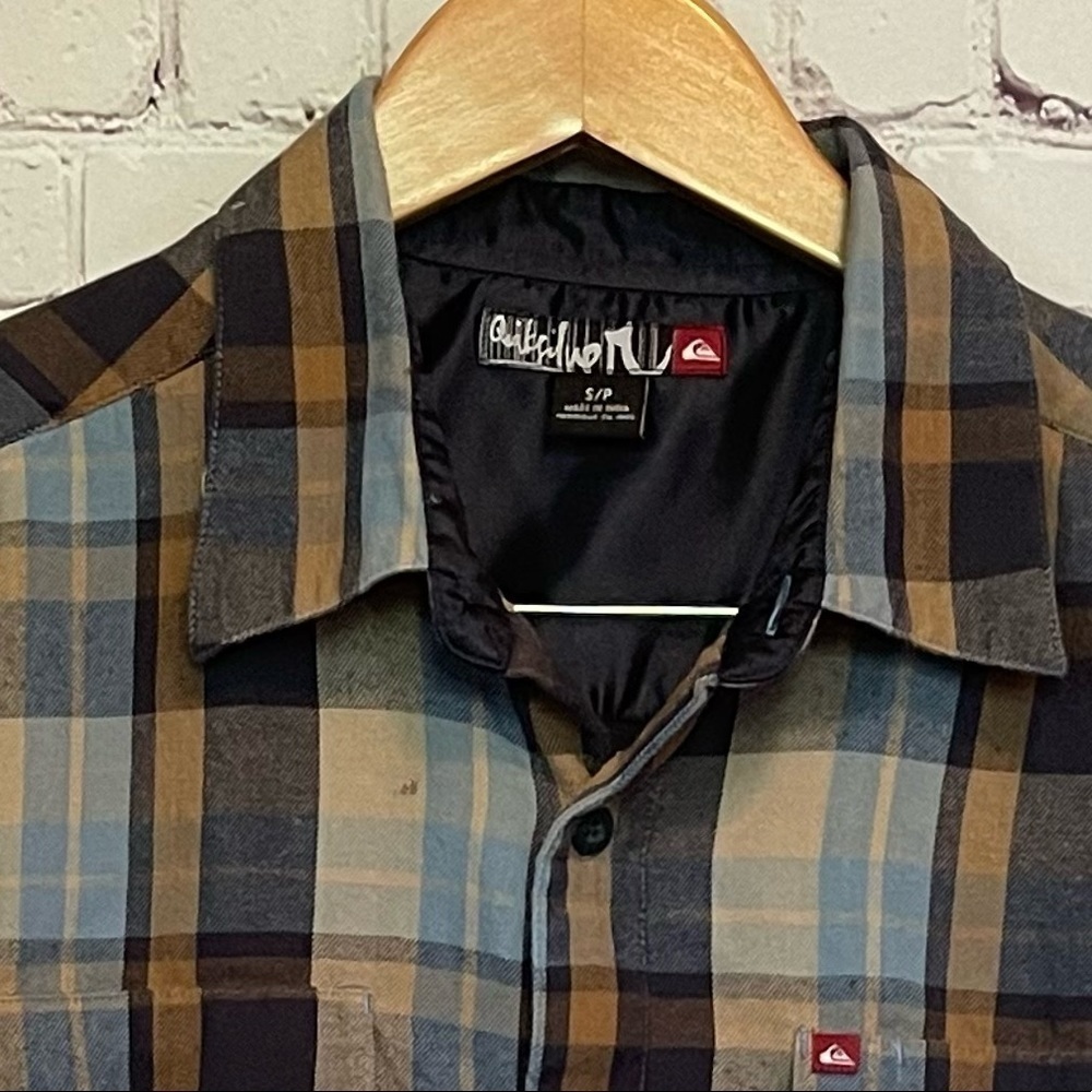 Quicksilver Plaid Button Down Long Sleeve Shirt size Small - Picture 5 of 7